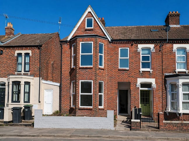 Double room to rent in Avenue Road Main Photo