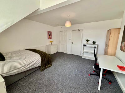 🎉 &pound;200 OFF Your Move-In! Spacious Ensuite! Main Photo
