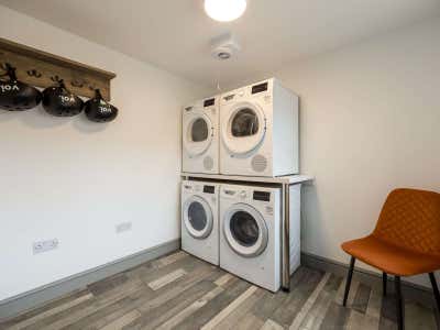 Ensuite Rooms Available 🏡 Pinnocks Way Main Photo