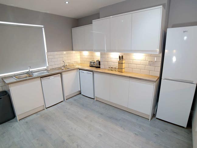 Ensuite Rooms Available 🏡 Middleton Road Main Photo