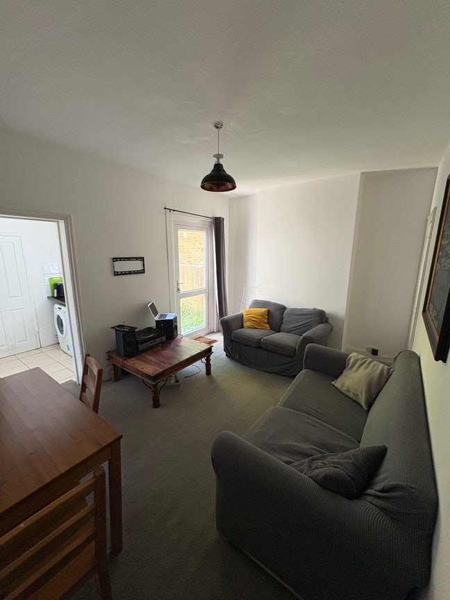 Bright double room in Tooting Broadway Main Photo