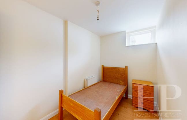 1 Single room, Reigate Road, Horley, Main Photo