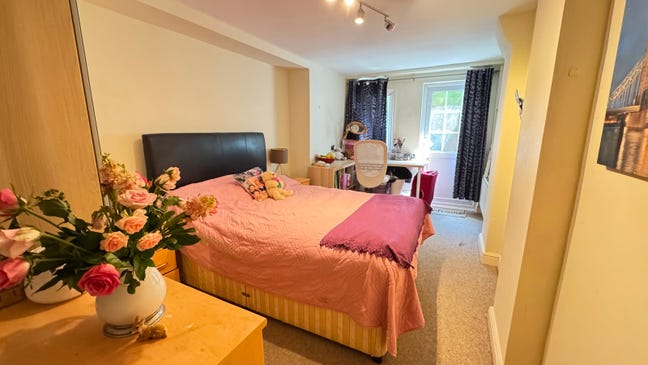 Lovely Ensuite Double room in Kensington Olympia Main Photo