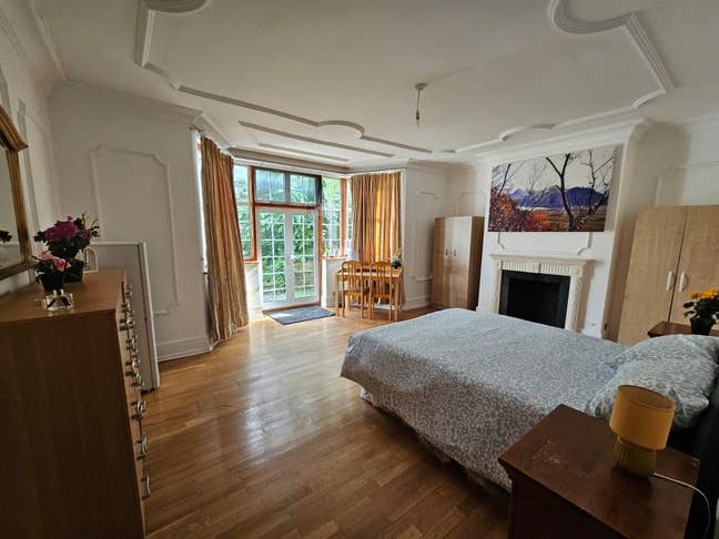 Master Double Bed Room in a Villa in Kensal Rise Main Photo