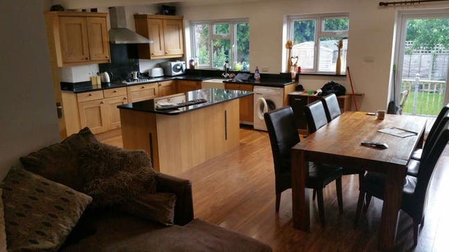 Premium property! Lovely double available  Main Photo