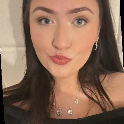 Girly pops looking for a flat! Main Photo