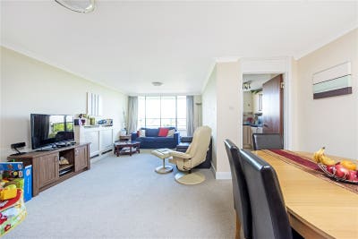 Housemate needed for Putney Hill apartment Main Photo