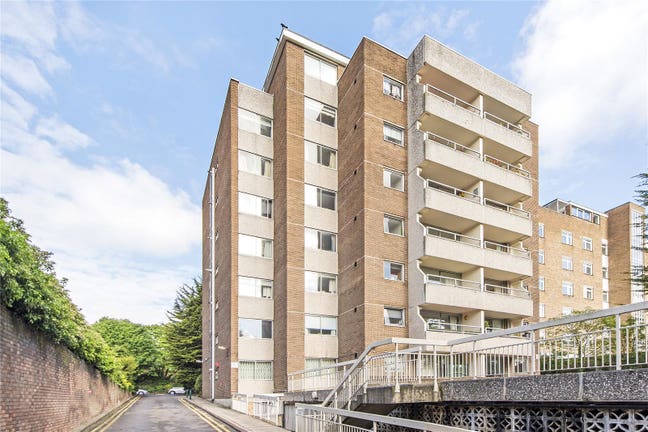Housemate needed for Putney Hill apartment Main Photo