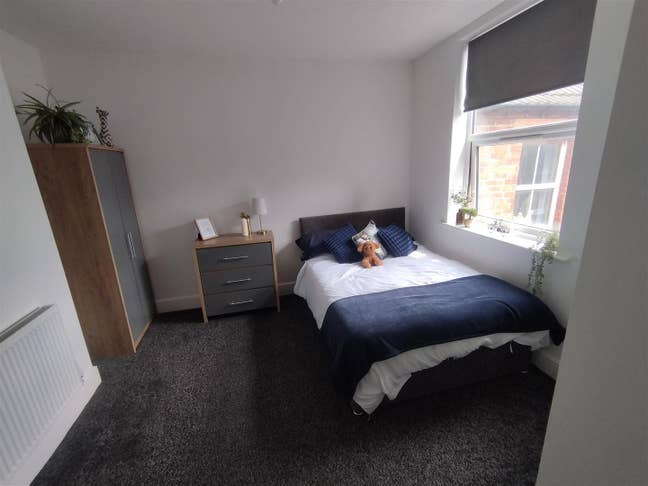 Ensuite Room Woodhouse Road, Mansfield Main Photo