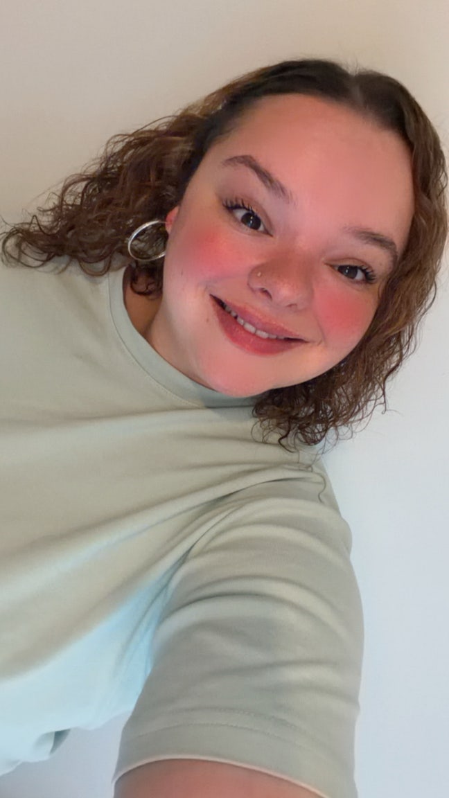I’m 27 work full time as Food and Beverage ... Main Photo