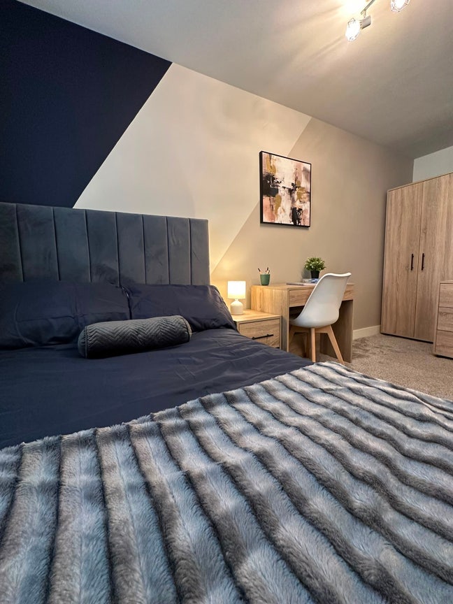 Ground Floor Beautiful Room with En-suite  Main Photo