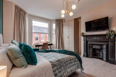 Luxury Professional Home in Aigburth with gym Main Photo