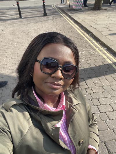 Professional Female seeks a double room Main Photo