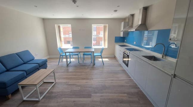 6 Modern Ensuite Rooms | on-Site Gym | St Werburgh Main Photo