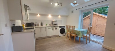 2 En-suite Double Room 5min to Salford Metrolink  Main Photo