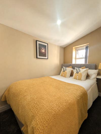 🏡 Modern En-Suite Room Available- WN1 🏡 Main Photo