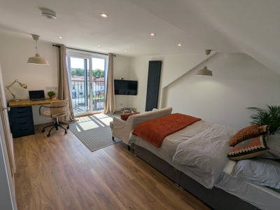 Beautiful, Huge Attic Suite in Friendly House  Main Photo