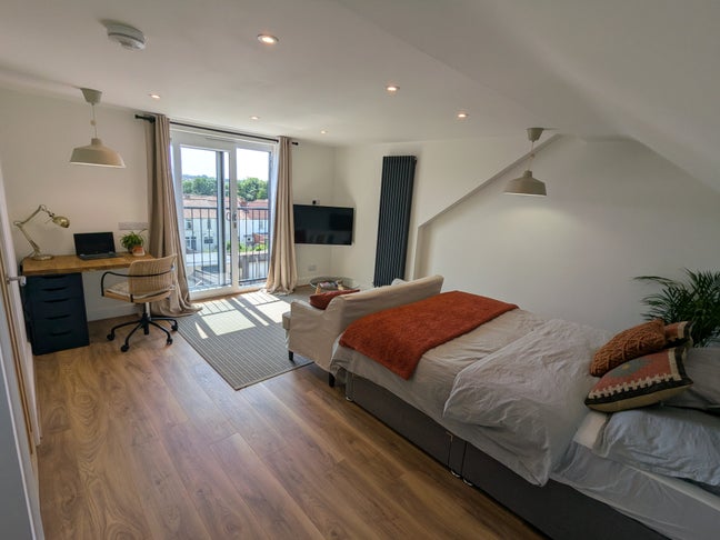 Beautiful, Huge Attic Suite in Friendly House  Main Photo