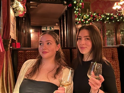 2 Friends Looking for Rooms Main Photo