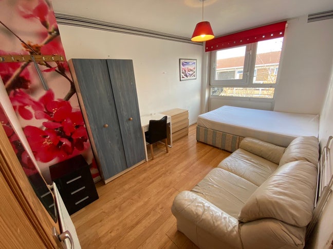 Double RM+inc all bills 10 mins to central@Bow Main Photo