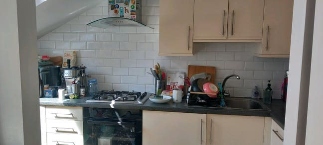 Bright Double Room in Spacious 2-Bed Homerton Flat Main Photo