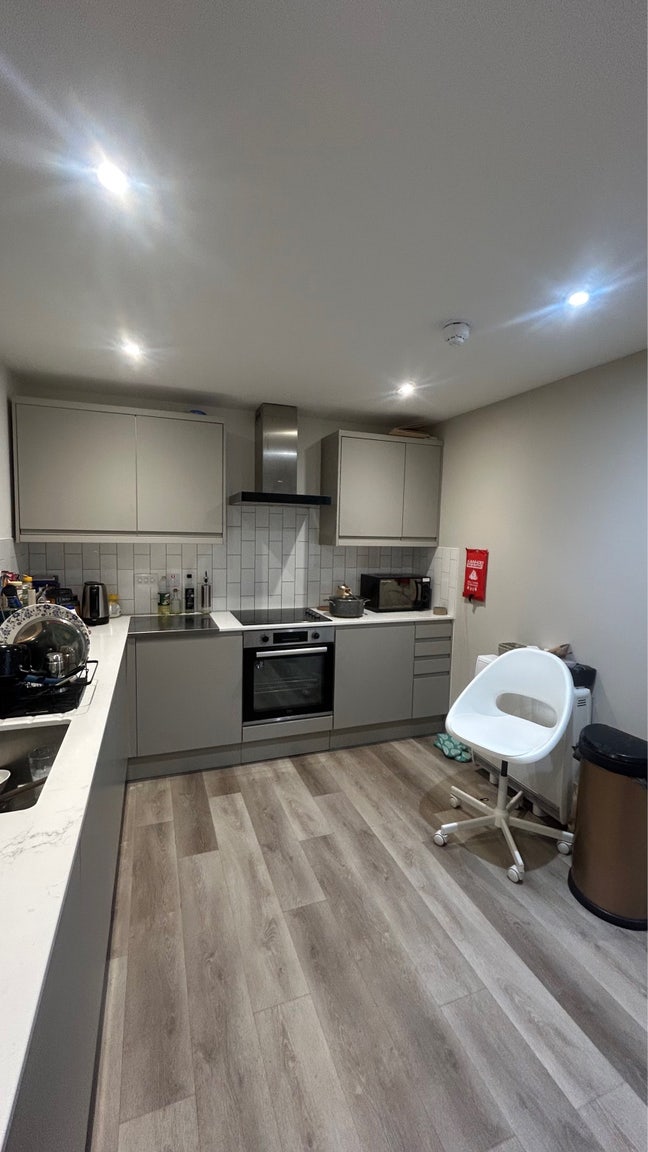 Spacious double room - church road, Bristol Main Photo