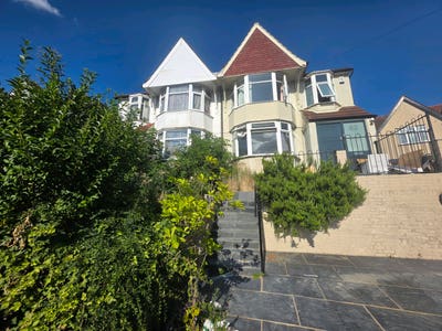 ✨ Castel En-suite Room in NW2 7RT ✨ Main Photo