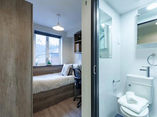 The Leatherworks - Classic Ensuite Main Photo
