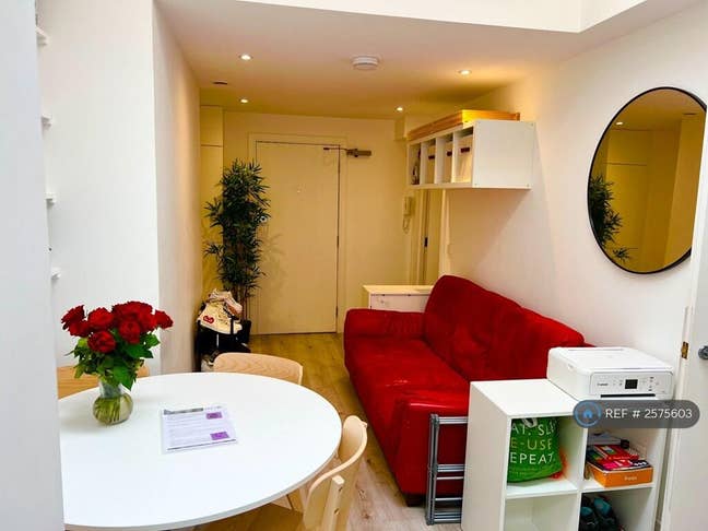 ✨ Double Bedroom in 4 Bed Flat with Garden Main Photo