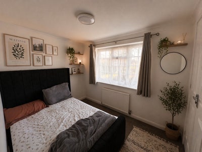 Single Room available for short stay Main Photo