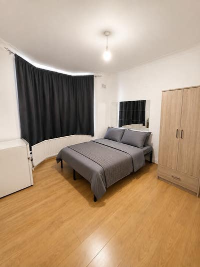 Stratford | Double Room for 1 Person | 0 Deposit. Main Photo