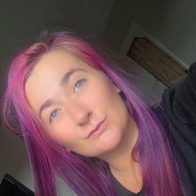 Professional Female seeks a double room Main Photo