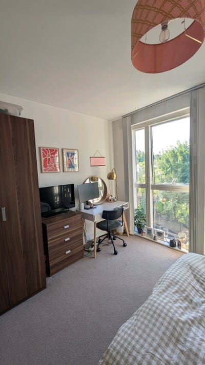 Lovely double room to rent in Haggerston Main Photo