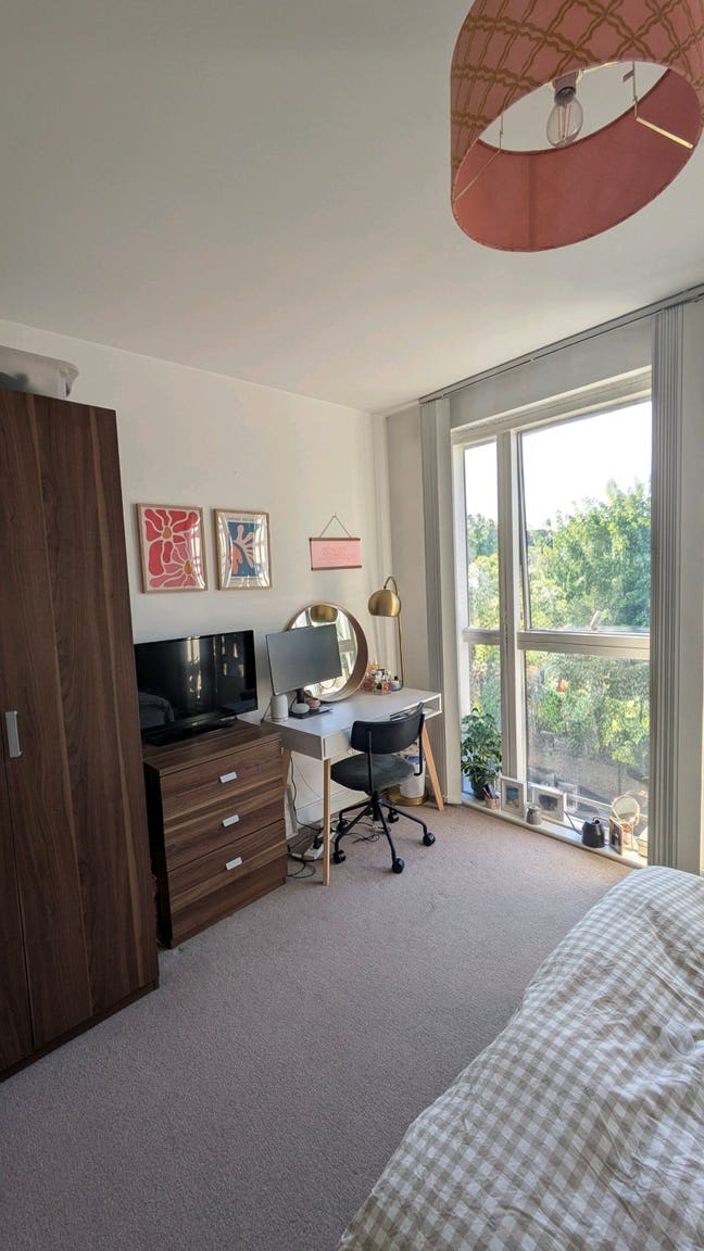Lovely double room to rent in Haggerston Main Photo