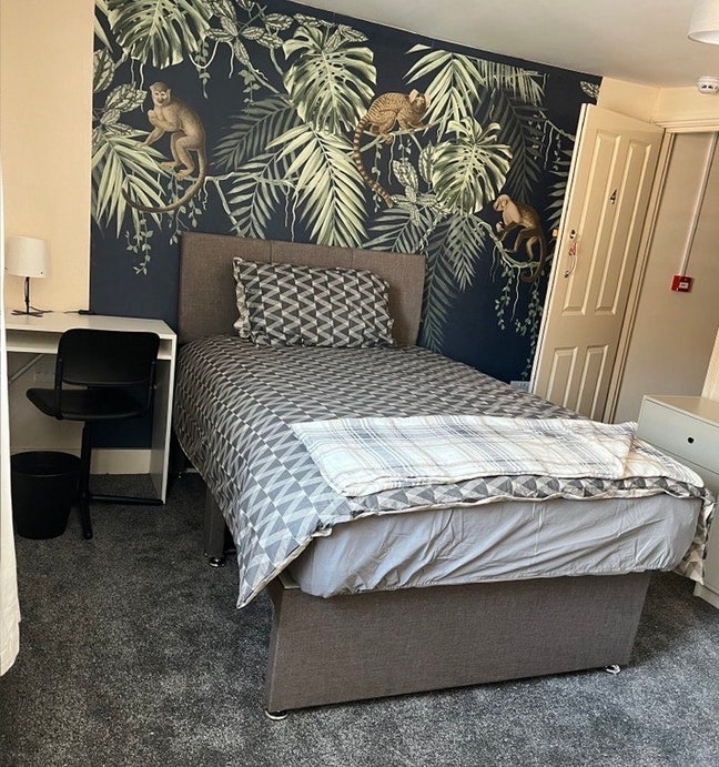 Room in a Shared House, Commercial Road, NG31 Main Photo
