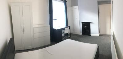 Large double room near campus, bills included Main Photo