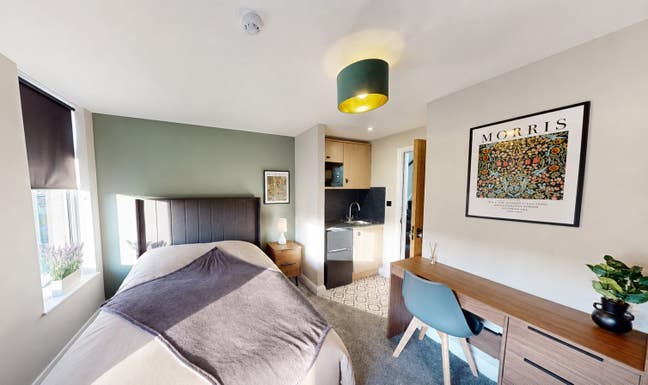 🏡 Newly Refurbished En-Suite Rooms – M24💛 Main Photo
