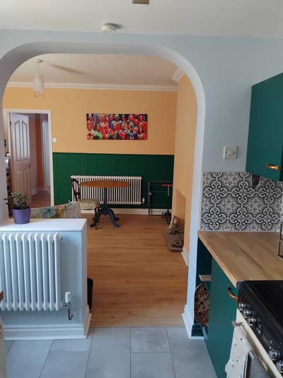 Lovely Room in Recently Renovated House  Main Photo