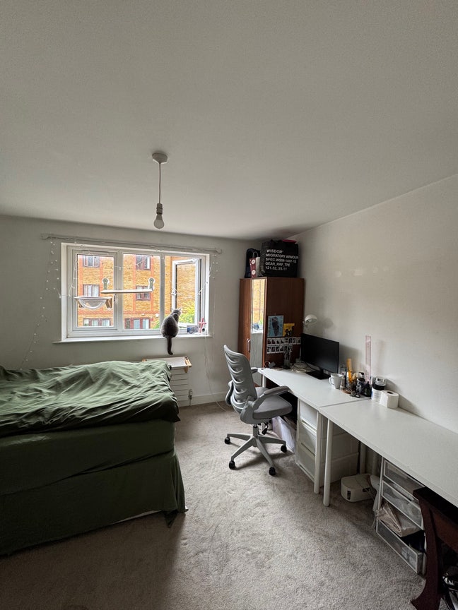 Female Double room in SE16 / Surrey Quays Main Photo