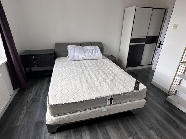 Double Room in Borehamwood  Main Photo