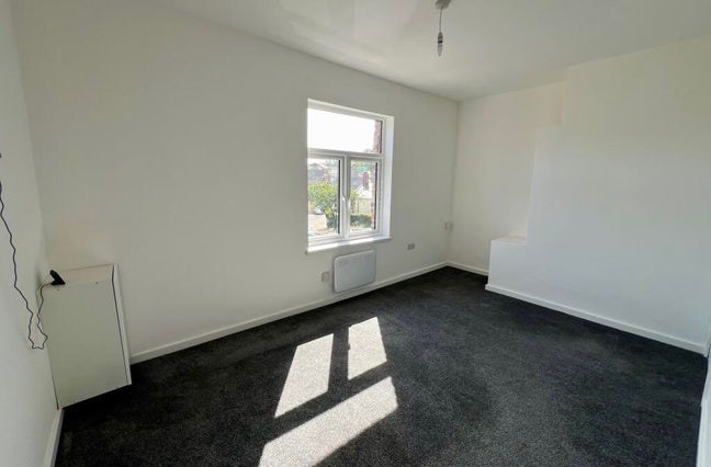 &pound;750 for 2-bedroom apartment to rent-Radcliffe TC Main Photo