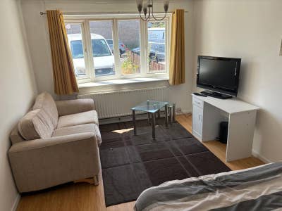 Large Double Room Close To Jewellery Quarter B18  Main Photo