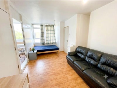 🔥Large Ensuite & Semi Double Room in Canary Wharf  Main Photo