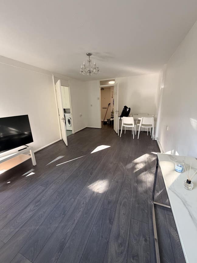 1 bedroom apartment in Islington  Main Photo