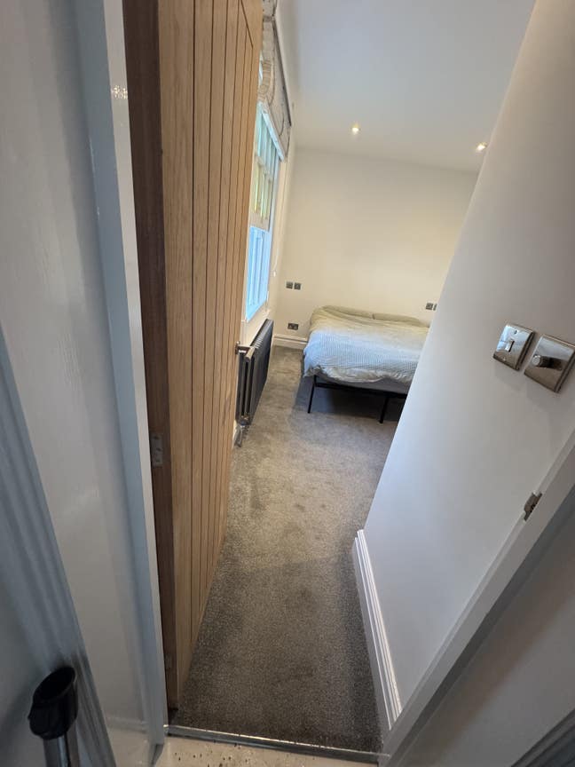 Spacious Double Room – Renovated 2-Bed Flat Heart  Main Photo