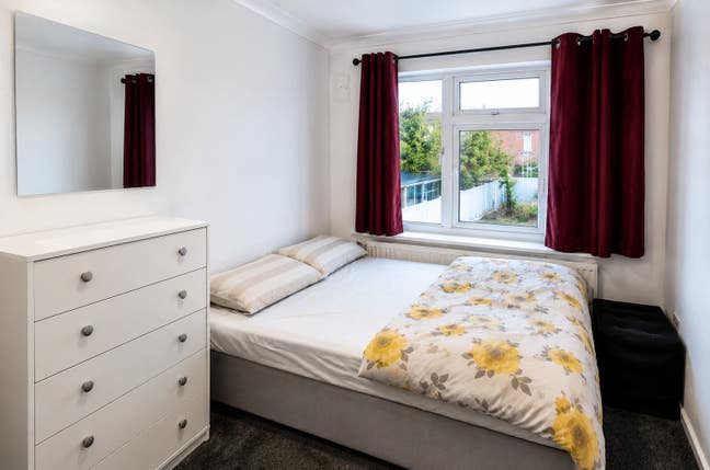 Furnished Single Room in Dagenham – Bills Included Main Photo