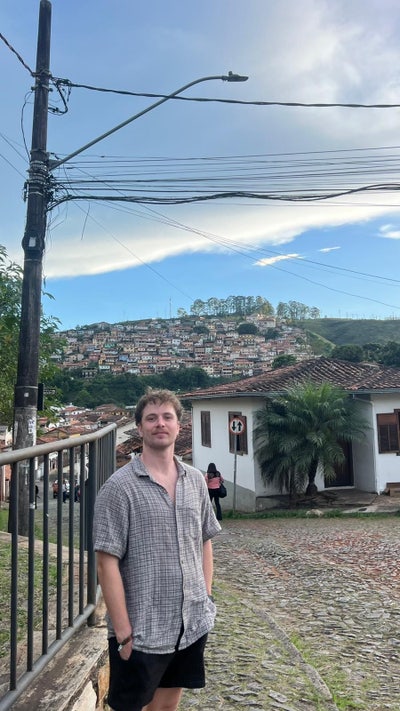 25 year old professional looking for a house share Main Photo