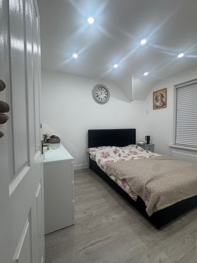 2 bedrooms one single and double for rent  Main Photo