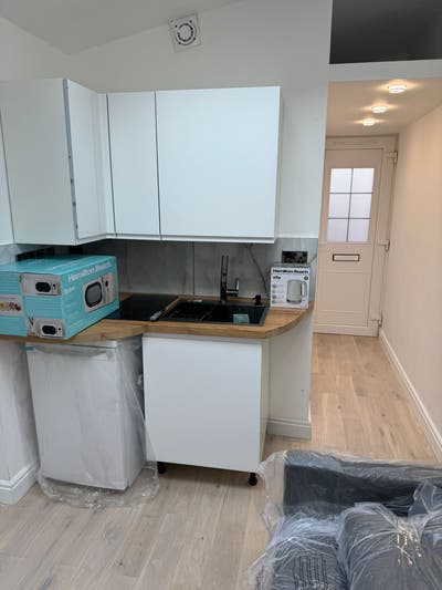 New detached private studio flat Main Photo