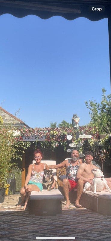 Professional Male seeks a single or double room Main Photo